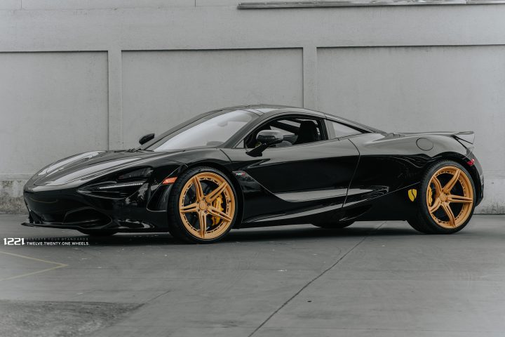 McLaren 720S Coupe Supercar